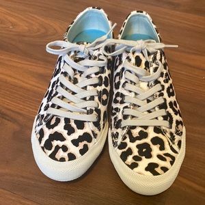 SEAVEES Monterey Mulholland Cowhide Leopard Print Sneakers Size 8. NEVER WORN.
